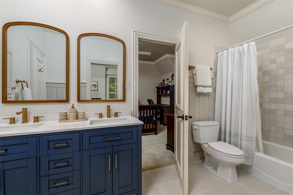 Kings Court Of Willow Bend - Residential