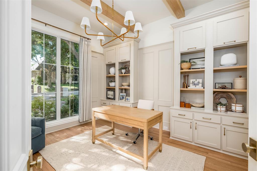 Kings Court Of Willow Bend - Residential