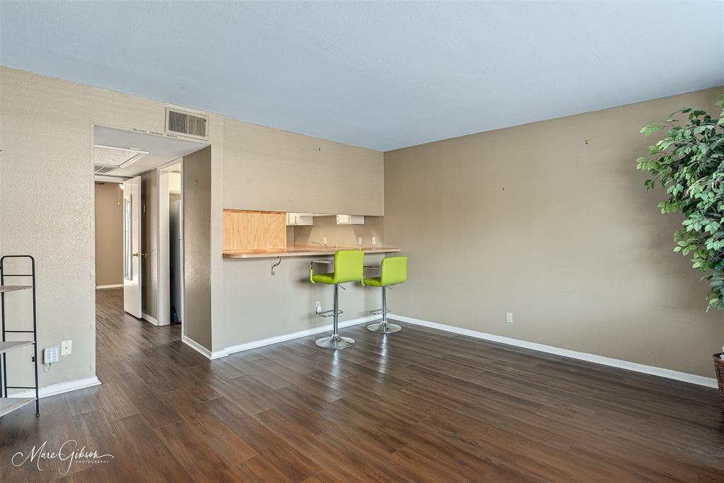 1820 E Kings Highway 42