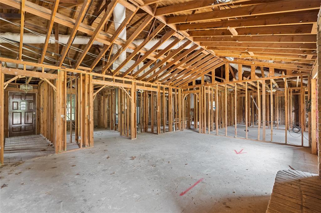 1217 Robin Drive