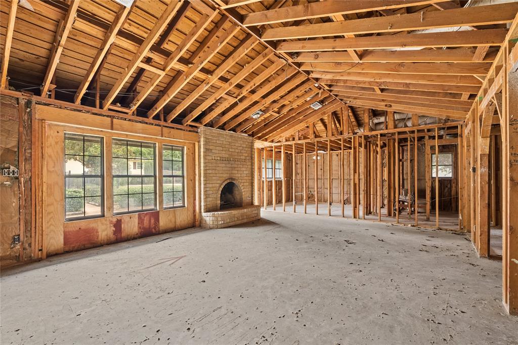 1217 Robin Drive