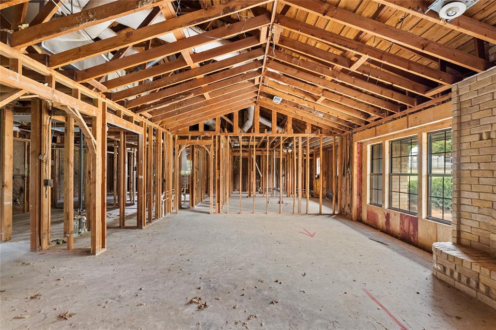 1217 Robin Drive