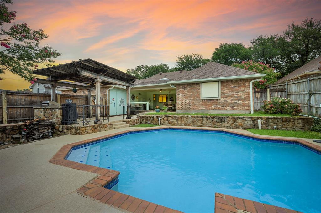 3121 Oakdale Drive