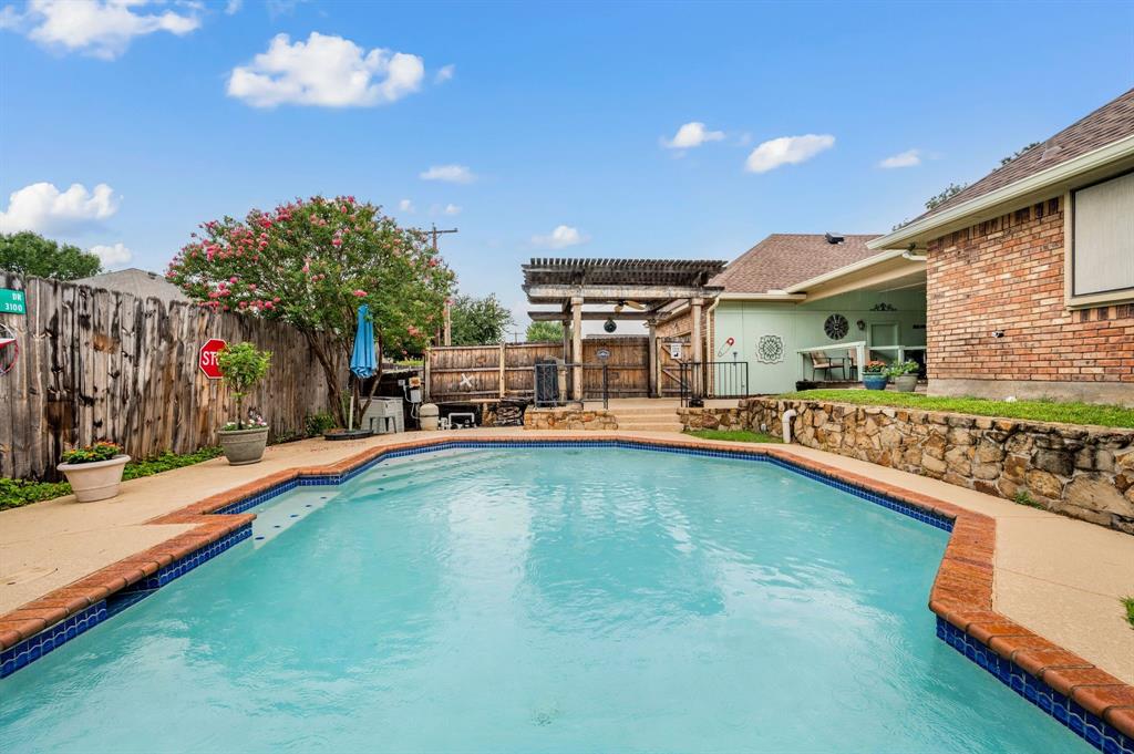 3121 Oakdale Drive