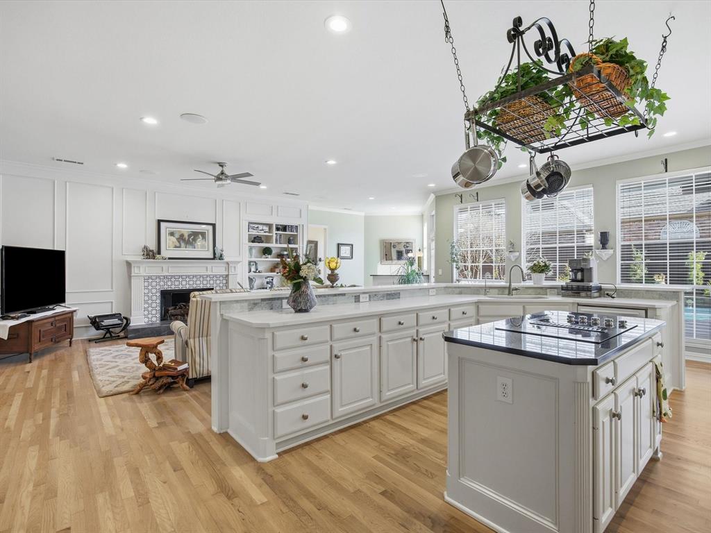 4549 Glenville Drive