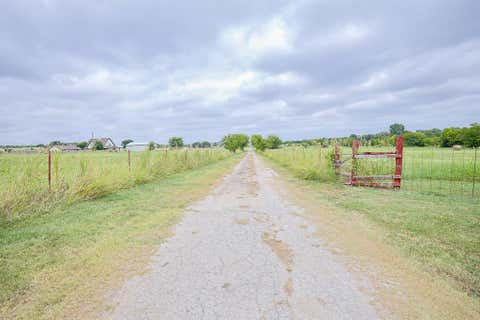 Tiny photo for 651 Gregory Street #1, Weatherford, TX 76087 (MLS # 21341027)