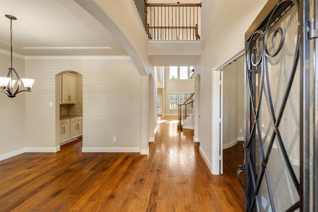 1049 Mesa Crest Drive
