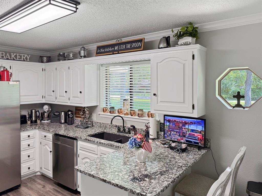 Lake Brenda - Residential