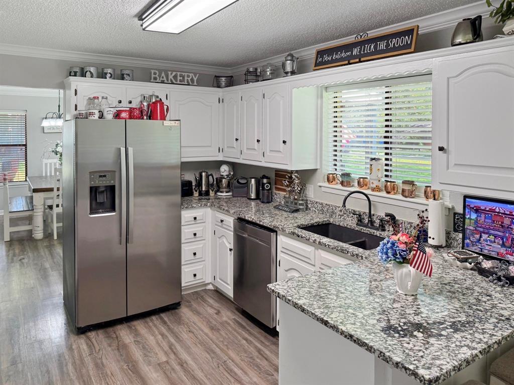 Lake Brenda - Residential