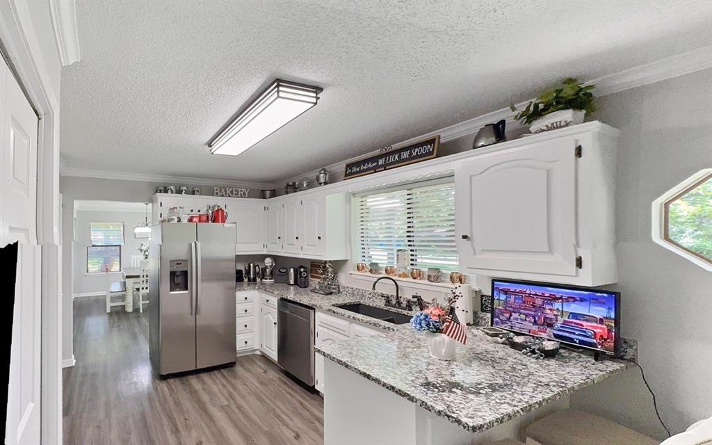 Lake Brenda - Residential