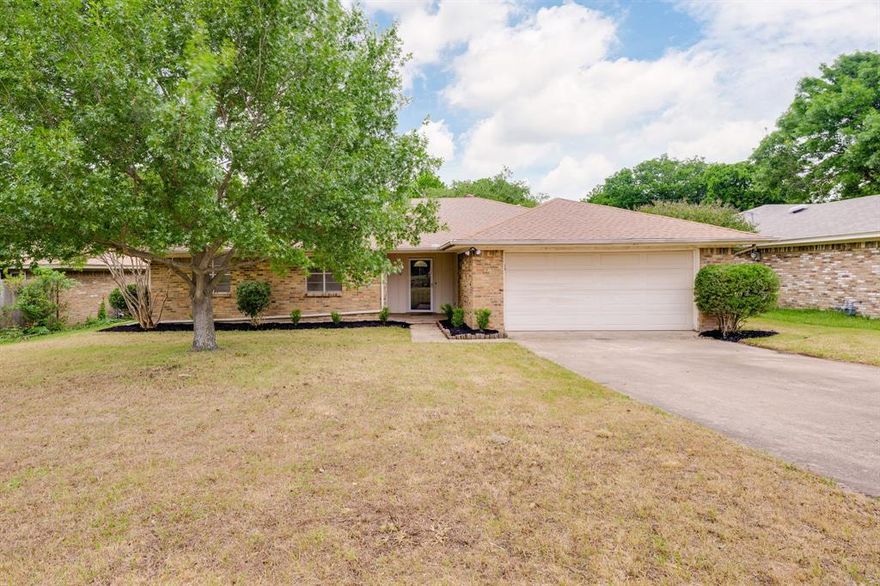 Charming and move-in ready in the heart of Duncanville! Welcome to 419 Dow Ross, a refreshed 3-bedroom, 2-bath home offering a warm and inviting atmosphere from the moment you step inside. Thoughtfully designed for both everyday living and entertaining, this home features a spacious living area that flows seamlessly into the kitchen and dining space, creating an easy and functional layout perfect for gatherings or quiet nights at home. The kitchen offers ample cabinet and countertop space with room to add your personal touch, while the dining area is filled with natural light and overlooks the backyard. The private primary suite provides a comfortable retreat with an ensuite bath, while the secondary bedrooms offer flexibility for guests, a home office, playroom, or growing household needs. Step outside to enjoy the covered patio and spacious backyard, ideal for relaxing, entertaining, gardening, or simply enjoying the outdoors. Conveniently located near schools, parks, shopping, dining, and major commuter routes, this home blends comfort, functionality, and location all in one. Don’t miss your chance to tour this Duncanville gem!