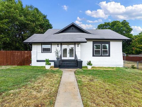 611 Cherry Street Bowie TX 76230