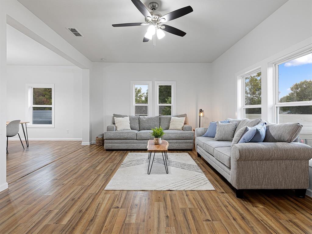 OAK LAWN - Residential