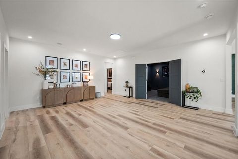 Tiny photo for 4029 Ivanhoe Lane, Dallas, TX 75212 (MLS # 21164120)