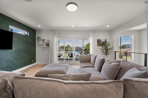 Tiny photo for 4029 Ivanhoe Lane, Dallas, TX 75212 (MLS # 21164120)