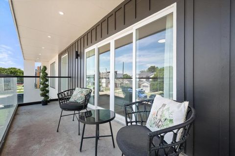 Tiny photo for 4029 Ivanhoe Lane, Dallas, TX 75212 (MLS # 21164120)