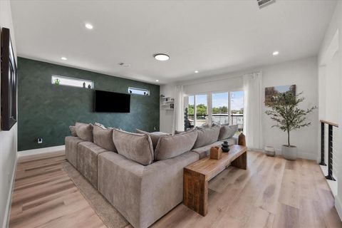 Tiny photo for 4029 Ivanhoe Lane, Dallas, TX 75212 (MLS # 21164120)