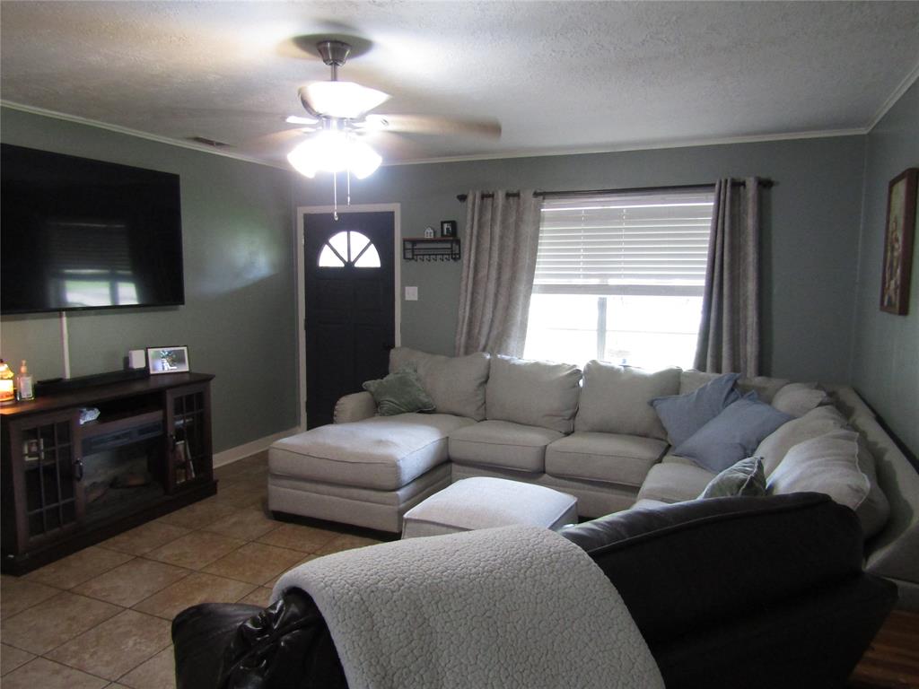 101 N Meadowbrook Drive