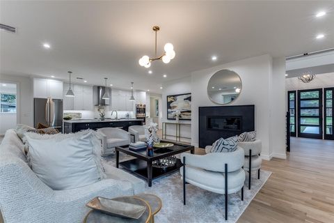 11207 Dwarfs Circle Dallas TX 75229