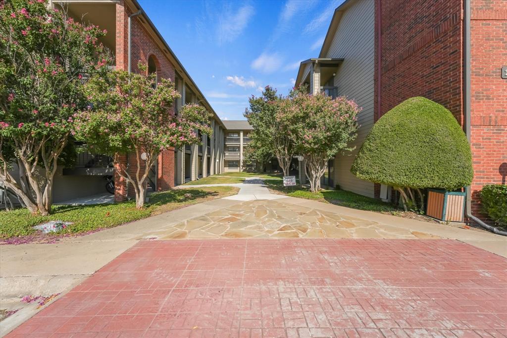 218 N Texas Boulevard 306