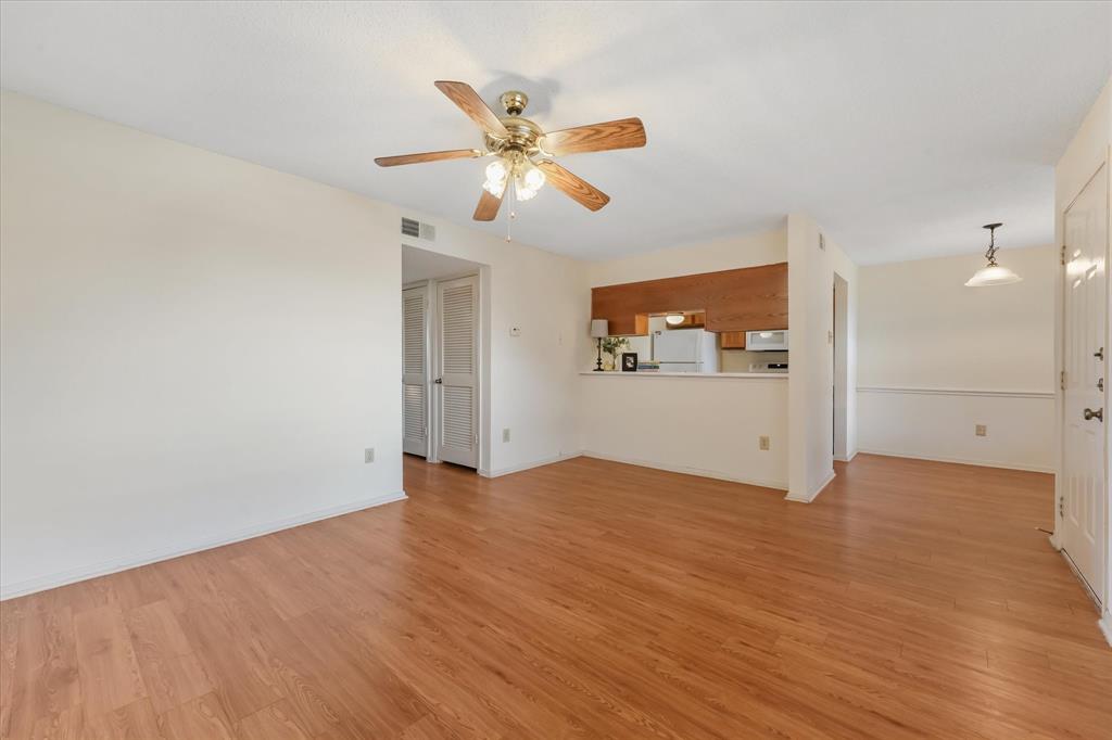 218 N Texas Boulevard 306