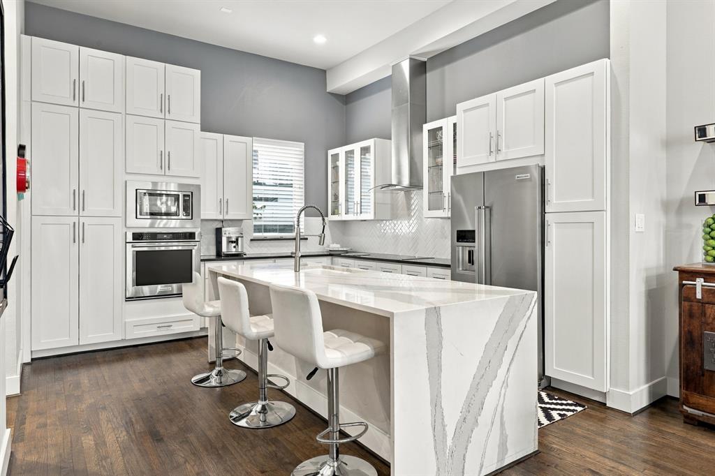 3816 Roseland Avenue D300