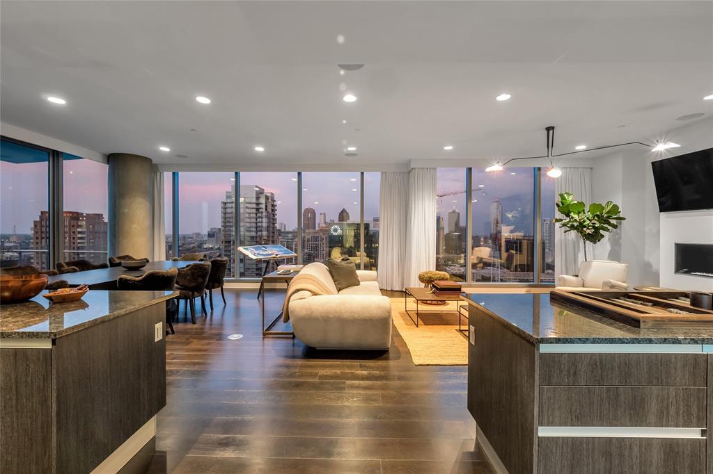 3130 N HARWOOD 2505