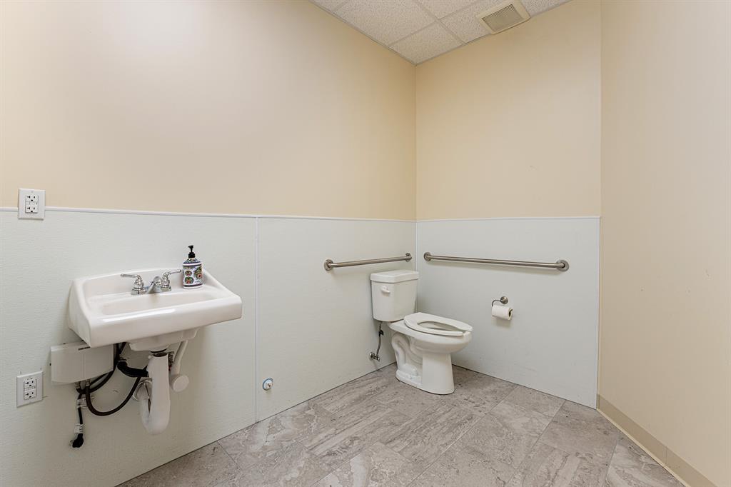 Leeds Add - Commercial Lease