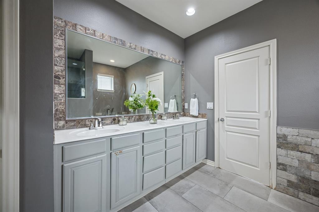 Holland Oaks Condo - Residential