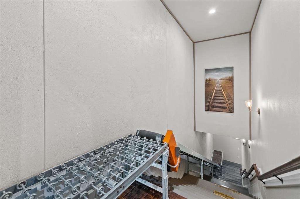 Original Cleburn - Commercial Lease