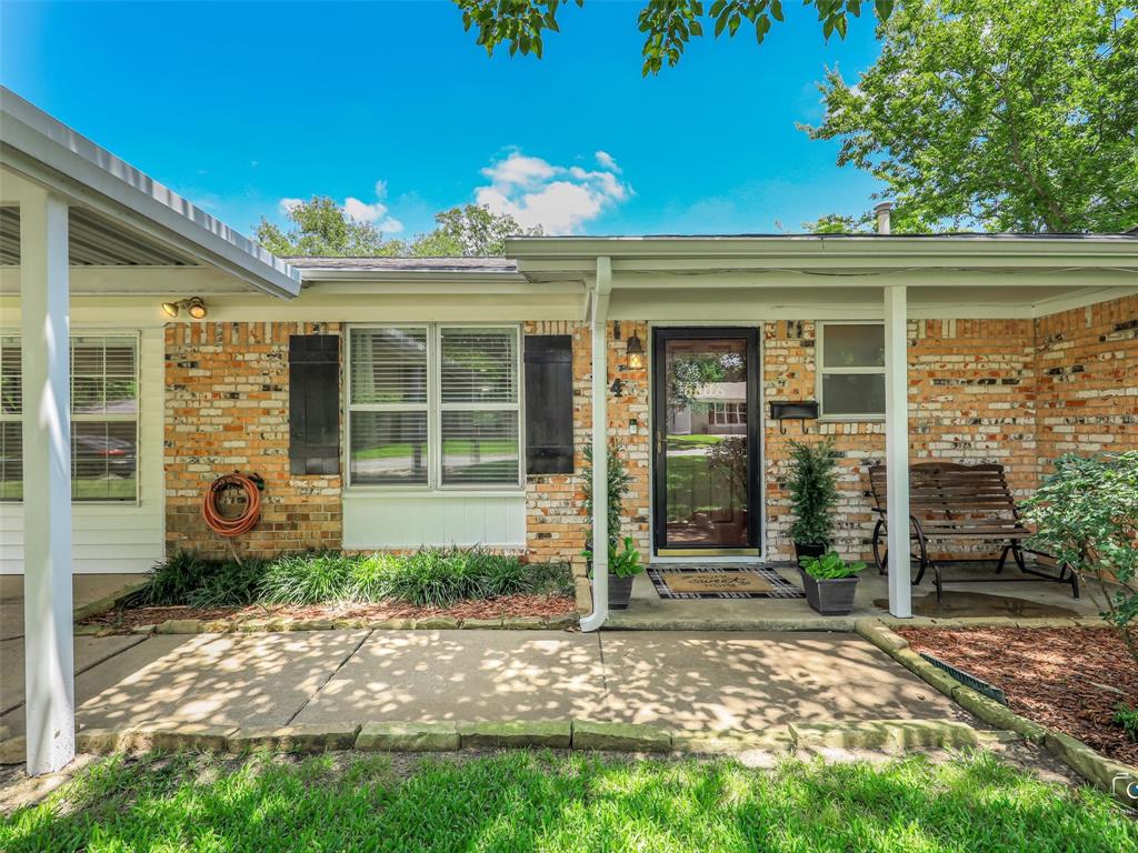 114 N Imperial Drive
