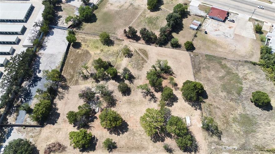 Property Description – 5008 Collett Little Rd, Fort Worth, TX
Lot Size: 2.421 acres (˜105,455 sq ft)
Zoning: ER & E (Entertainment, Recreation, and Events)
Utilities: Public water and sewer, electric, and natural gas available at or near site
Access: Dual access – backs up to Hwy 287 and has direct frontage on Collett Little Road

This 2.42-acre parcel is positioned near the junction of I-20, Hwy 820, and Business 287, providing strong regional connectivity. The site benefits from dual road access, with direct entry from Collett Little Road and backing up to Highway 287, enhancing visibility, accessibility, and potential traffic flow for future development.
Located in a growing corridor of southeast Fort Worth, the property is near ongoing highway expansion and infrastructure improvements that are boosting development activity.
The ER & E zoning supports a broad range of permitted uses, including commercial, residential, and mixed-use projects, with city interest in development that contributes to long-term growth. The availability of key utilities and strong transportation access increases the site’s readiness and long-term value.
