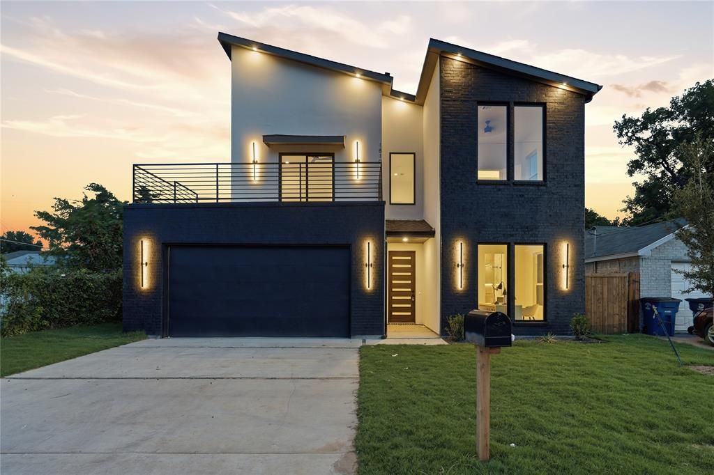 Photo of 1810 Bickers Street, Dallas, TX 75212 (MLS # 21317425)