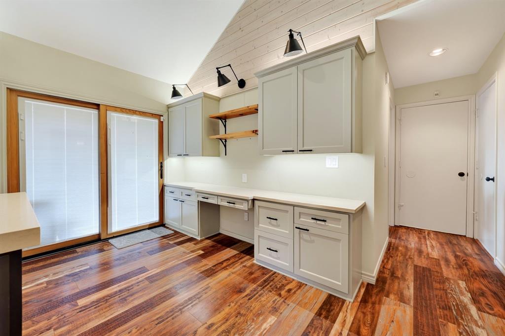 806 Oakway Court