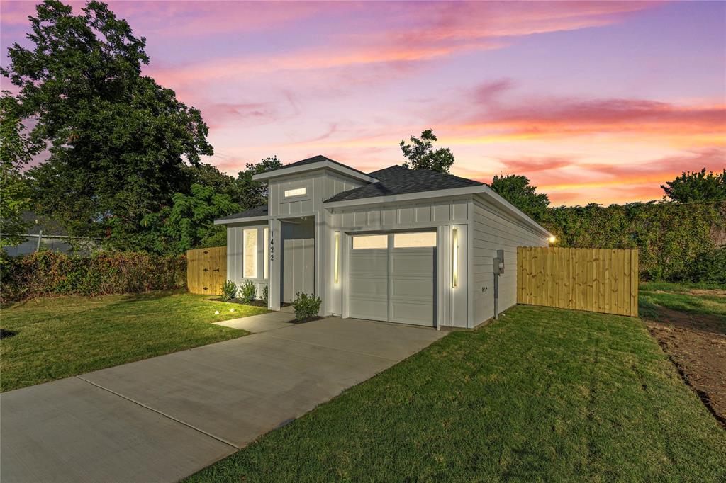 1422 Mcdonald Avenue