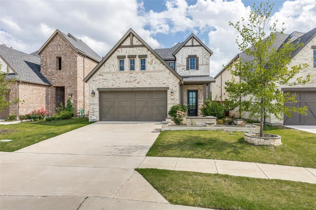 4592 Refugio Drive