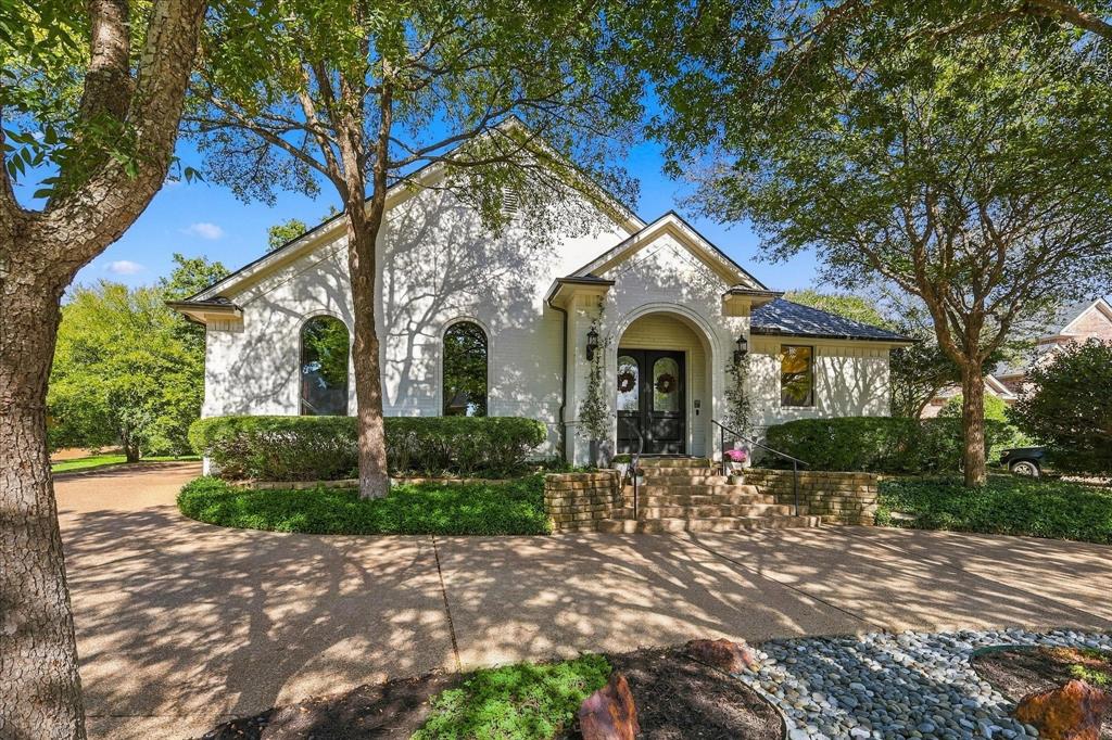 700 Glen Abbey Drive