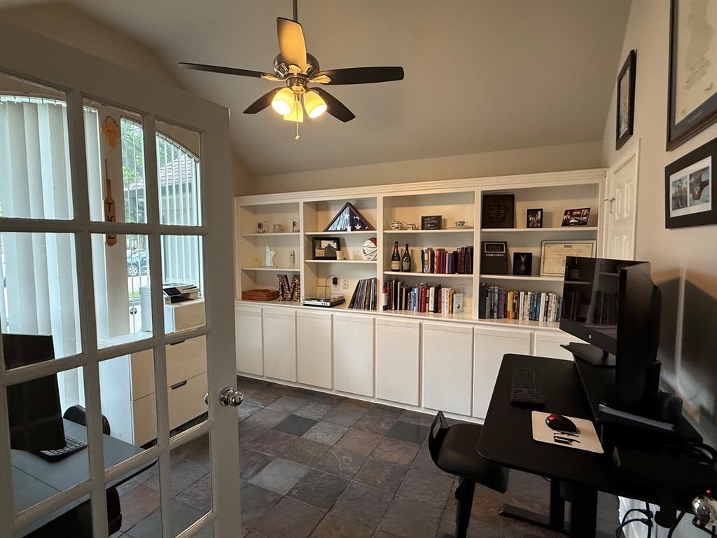 5206 Plantation Lane