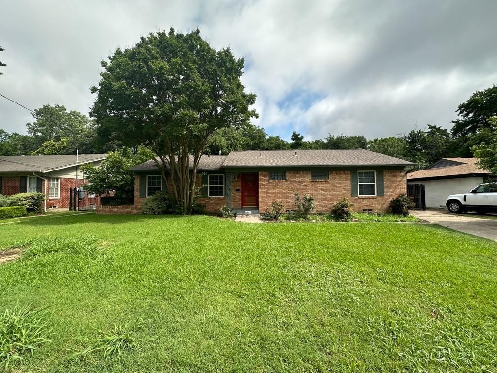 Photo of 6461 Danbury Lane, Dallas, TX 75214 (MLS # 21252020)