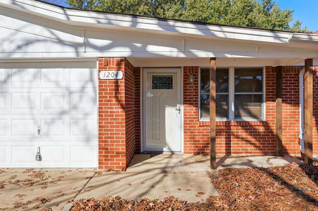 1204 Crestview Drive