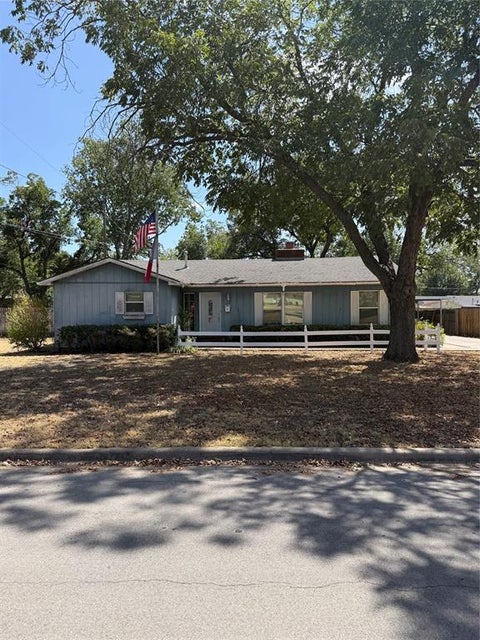 Photo of 1101 W Chambers Street, Cleburne, TX 76033 (MLS # 21388049)