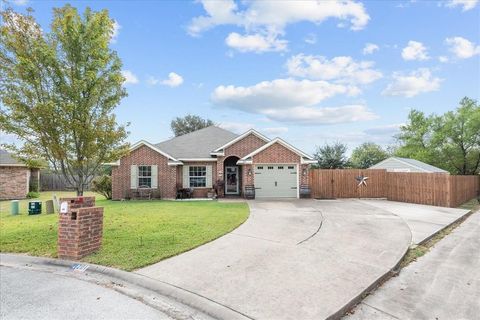 201 Eagle Point Court Waco TX 76705