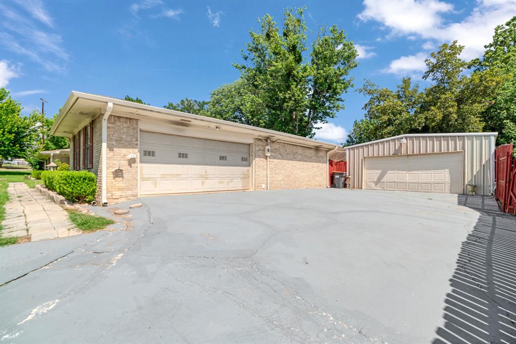815 S Collegiate Drive