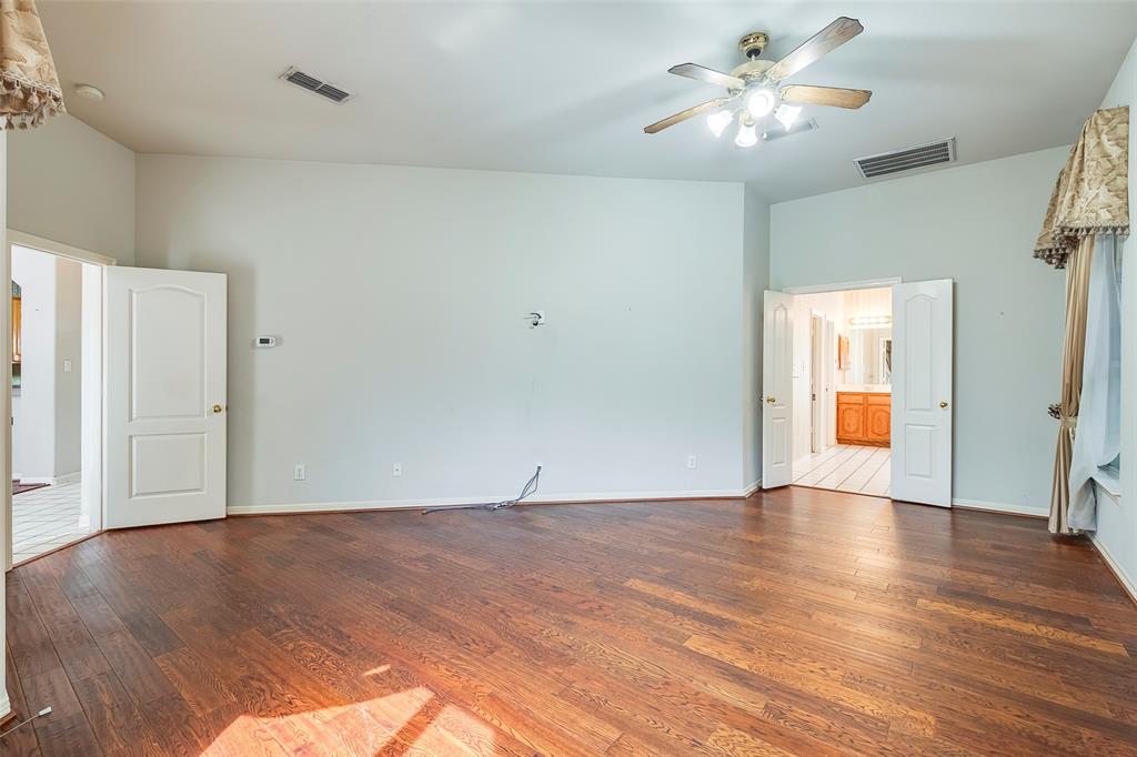 Crowley, Texas 76036, United States, 4 Bedrooms Bedrooms, ,3 BathroomsBathrooms,Residential,Pending,117127