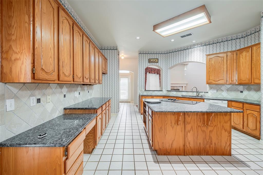 Crowley, Texas 76036, United States, 4 Bedrooms Bedrooms, ,3 BathroomsBathrooms,Residential,Pending,117127