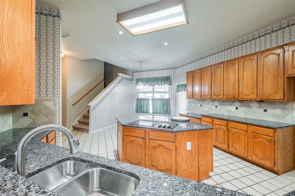 Crowley, Texas 76036, United States, 4 Bedrooms Bedrooms, ,3 BathroomsBathrooms,Residential,Pending,117127