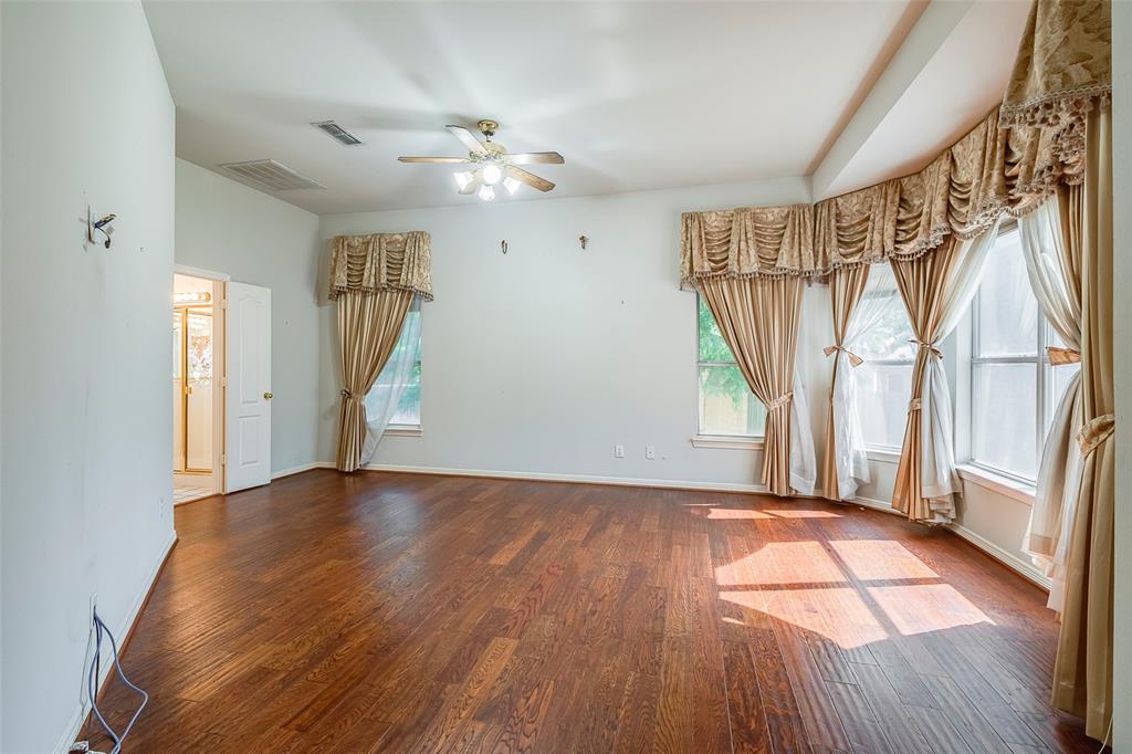 Crowley, Texas 76036, United States, 4 Bedrooms Bedrooms, ,3 BathroomsBathrooms,Residential,Pending,117127