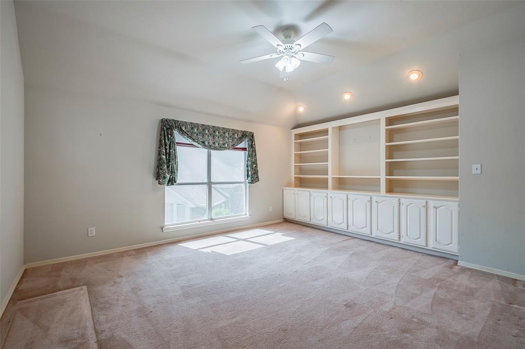 Crowley, Texas 76036, United States, 4 Bedrooms Bedrooms, ,3 BathroomsBathrooms,Residential,Pending,117127