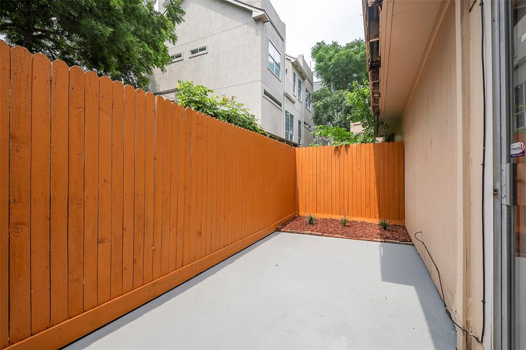 Three Holland Place Condo - Residential