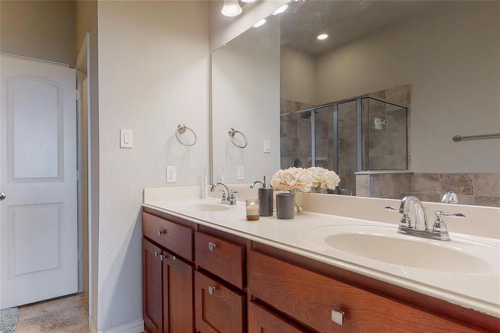 Lake Ridge Town Homes - Residential